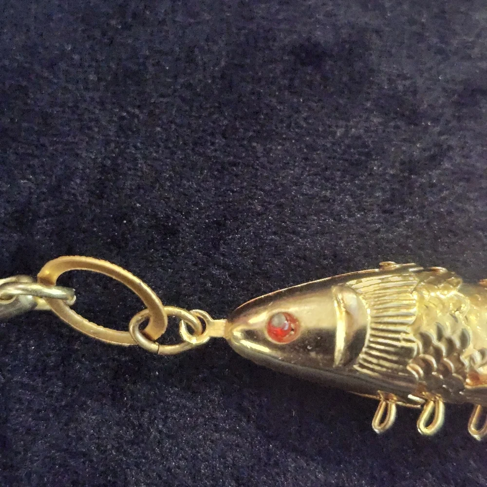 vintage articulated Koi goldtone fish keychain featuring segmented Metal